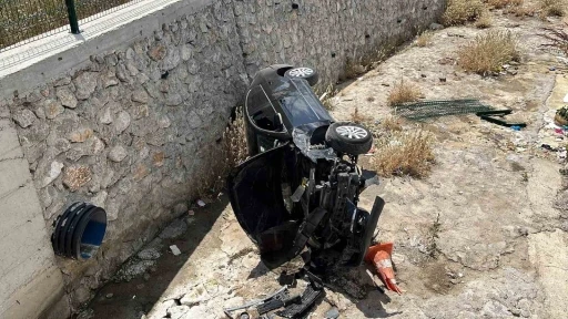 &Ccedil;orum&rsquo;da otomobil dereye u&ccedil;tu: 2 yaralı
