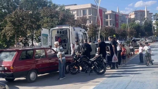 &Ccedil;orum&rsquo;da otomobil ile motosiklet &ccedil;arpıştı: 1 yaralı
