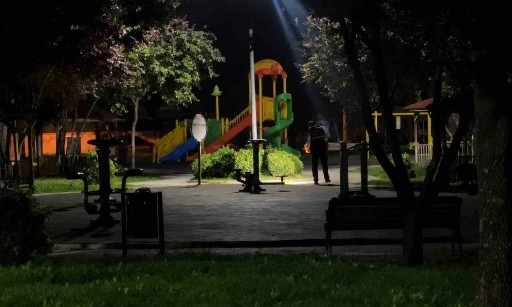 &Ccedil;orum&rsquo;da parkta silahlı kavga: 2 yaralı
