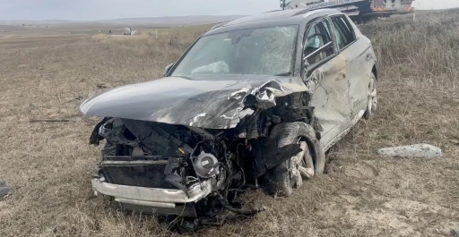 &Ccedil;orum&rsquo;da tır ile cip &ccedil;arpıştı: 4 yaralı
