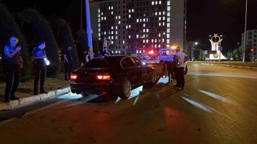 &Ccedil;orum&rsquo;da zincirleme kaza: 2&rsquo;si polis 4 yaralı
