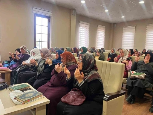 Çorumlu kadınlardan Esmaü’l Hüsna yarışması
