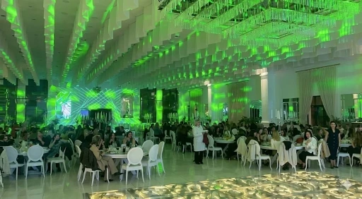 C&Uuml; Vakfı Okulları&rsquo;ndan annelere &ouml;zel kutlama
