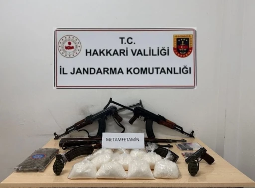 &Ccedil;ukurca&rsquo;da uyuşturucu ve silah ele ge&ccedil;irildi
