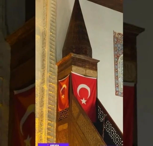 Cuma hutbesinde &rsquo;Minberler bayrakla s&uuml;slensin&rsquo; teklifi
