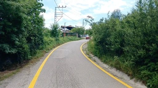 Cumayeri&rsquo;nde yol &ccedil;izgi &ccedil;alışmaları tamamlandı
