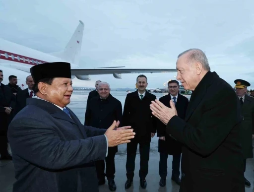 Cumhurbaşkanı Erdoğan, Endonezya Cumhurbaşkanı Subianto’yu havalimanında karşıladı
