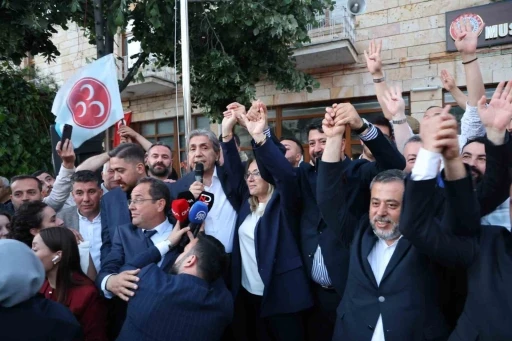 Cumhurbaşkanı Erdoğan: "B&uuml;y&uuml;k bir zaferi hep birlikte kucakladık"
