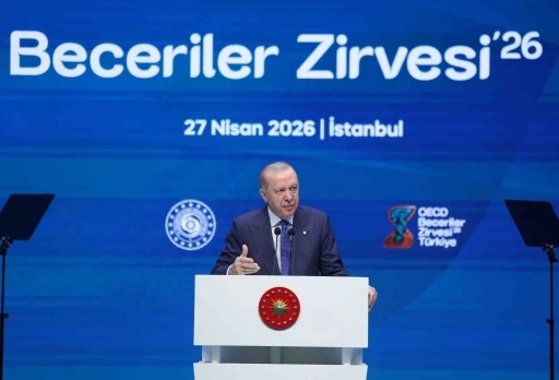 Cumhurbaşkanı Erdoğan "D&uuml;nyamız teknolojinin ve yapay zekanın &ouml;nc&uuml;l&uuml;ğ&uuml;n&uuml; yaptığı keskin bir d&ouml;n&uuml;ş&uuml;m s&uuml;recinden ge&ccedil;iyor"
