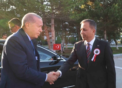 Cumhurbaşkanı Erdoğan: &quot;Hiçbir sabotaj, hiçbir tahrik, hiçbir tuzak, Türkiye’yi girdiği bu tarihi yoldan geri döndüremeyecek&quot;
