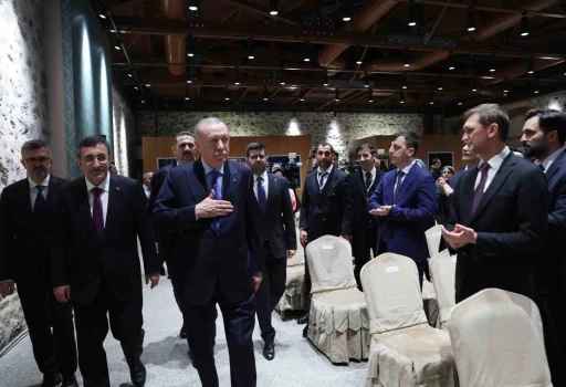 Cumhurbaşkanı Erdoğan: "İmalat&ccedil;ı ihracat&ccedil;ılarımızda vergiyi y&uuml;zde 9&rsquo;a indiriyoruz"
