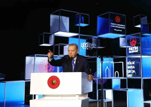 Cumhurbaşkanı Erdoğan: &quot;Kendini ülkenin yegane sahibi zanneden bir avuç zorbanın taşkınlıklarına eyvallah etmedik&quot;
