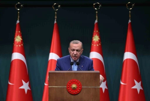 Cumhurbaşkanı Erdoğan: "Muhalefetin iş bilmezliğine bakıp asla umutsuzluğa kapılmayın, liyakatli kadrolar T&uuml;rkiye&rsquo;de iş başındadır"
