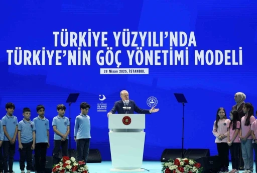 Cumhurbaşkanı Erdoğan &quot;Türkiye’de toplam 4 milyon 33 bin göçmen var&quot;
