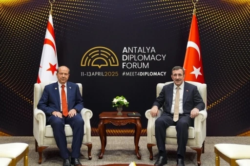 Cumhurbaşkanı Yardımcısı Yılmaz, KKTC Cumhurbaşkanı Tatar ile bir araya geldi

