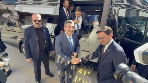 Cumhurbaşkanı Yardımcısı Yılmaz: "T&uuml;rkiye, &ccedil;evresindeki t&uuml;m krizlere rağmen istikrarını koruyor"
