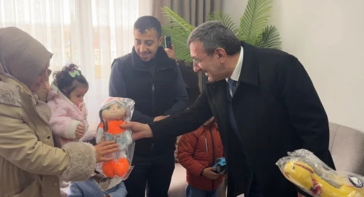 Cumhurbaşkanı Yardımcısı Yılmaz Şahinbey&rsquo;de sosyal konutları inceledi
