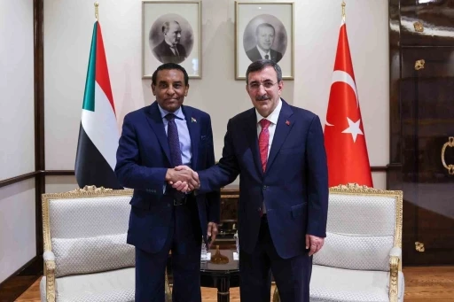 Cumhurbaşkanı Yardımcısı Yılmaz, Sudan Başbakanı İdris ile g&ouml;r&uuml;şt&uuml;
