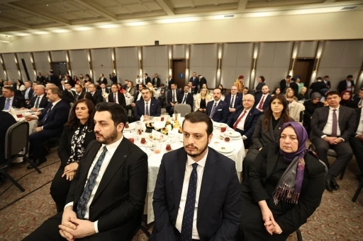 Cumhurbaşkanlığı iftarında &Ccedil;er&ccedil;ioğlu&rsquo;ndan &rsquo;hizmet&rsquo; mesajı
