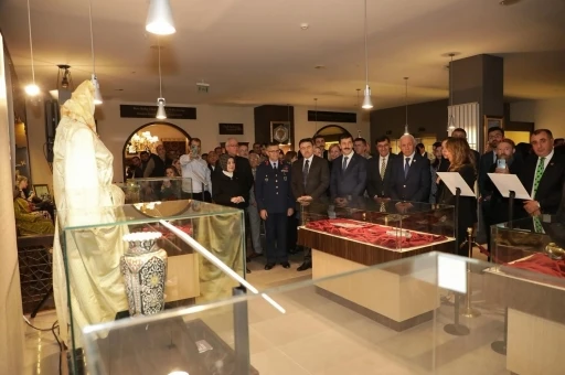 Cumhuriyet’in 102. yılına özel &quot;100+2 Süreli Sergi Projesi&quot; Kütahya’da açıldı
