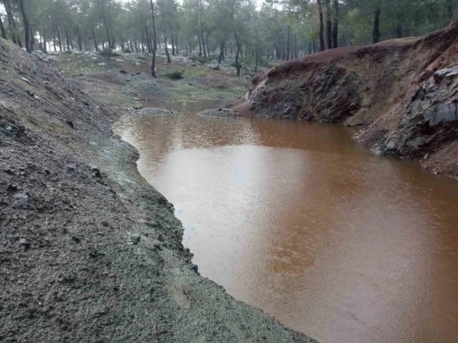 C&uuml;neyt&rsquo;e mezar olan &ccedil;ukur kapatıldı
