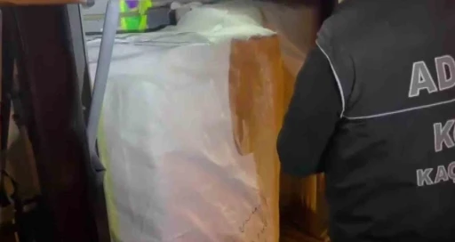 &Ccedil;uvaldan 14 bin paket ka&ccedil;ak sigara &ccedil;ıktı
