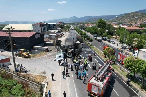D-650’de kontrolden çıkan tır karşı şeride geçerek faciaya yol açtı: 1 ölü, 2 yaralı
