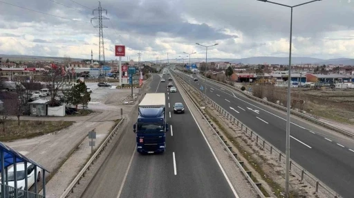 D100 karayolunda bayram d&ouml;n&uuml;ş&uuml; yoğunluğu
