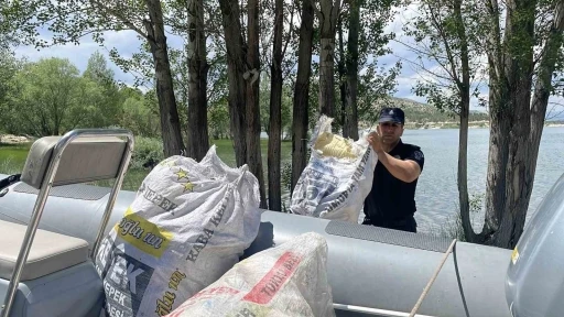 Dalgı&ccedil; polislerden &ccedil;evreye &ouml;rnek davranış
