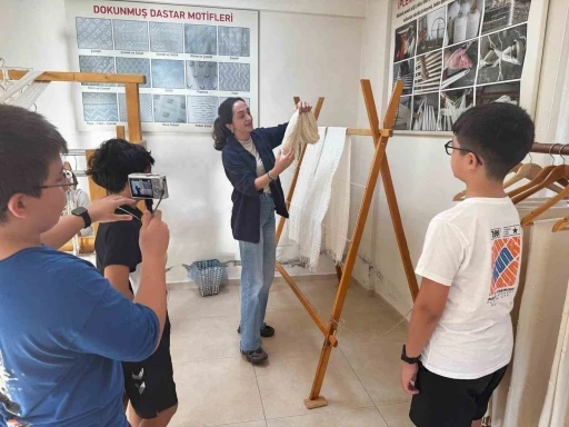 Dastar dokumacılığı, &ouml;ğrencilerin dijital dokunuşuyla geleceğe taşındı
