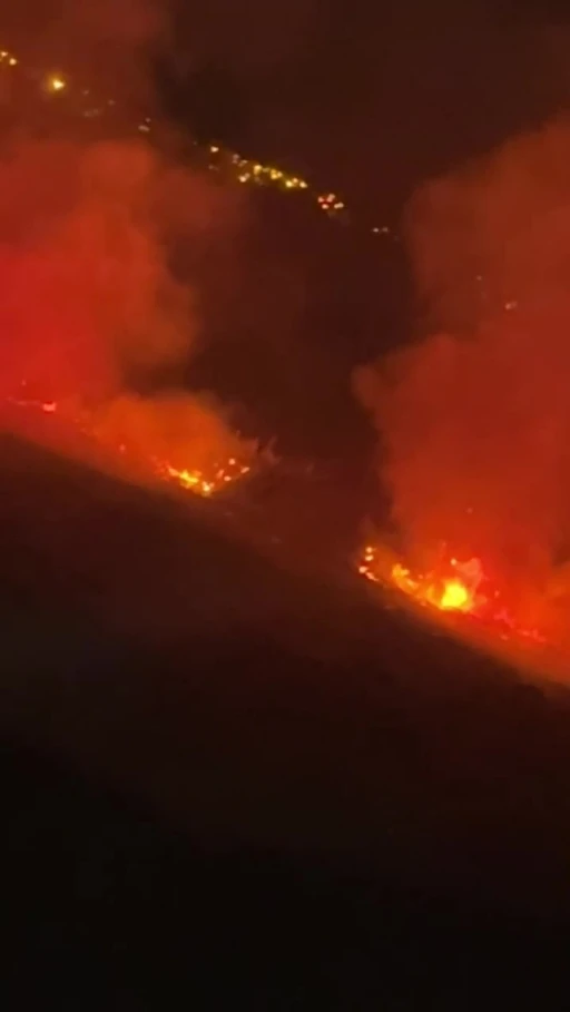 Dava nedeniyle kapatılan yoldan ge&ccedil;emeyen itfaiye yangına ulaşmakta g&uuml;&ccedil;l&uuml;k &ccedil;ekti
