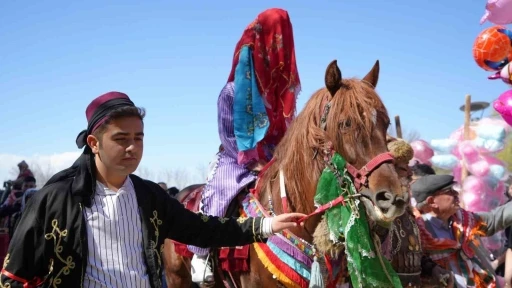 Davullar çaldı, keşkekler dövüldü, Burdur’da Yörük Şenliği coşkusu yaşandı
