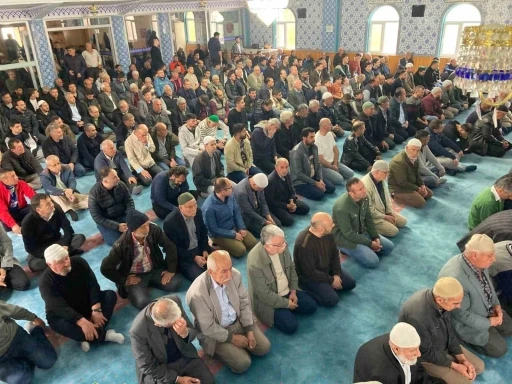 Dazkırı&rsquo;da cami temeli atılıp, hacı adayları bilgilendirildi
