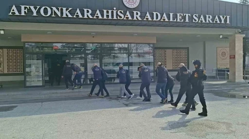 DEAŞ&rsquo;a y&ouml;nelik operasyonda yakalanan 7 kişiden 5&rsquo;i tutuklandı