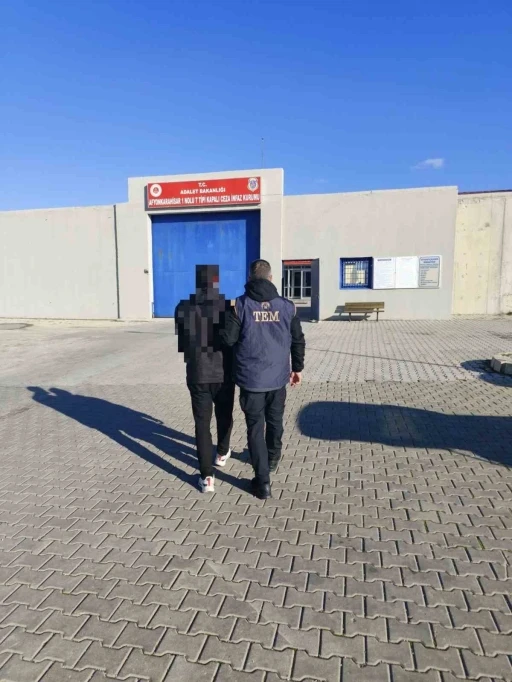 DEAŞ &uuml;yesini polis yakaladı
