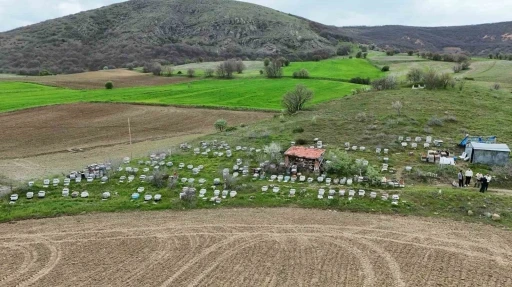 Dedesinden &ouml;ğrendiği mesleği k&ouml;y&uuml;nde s&uuml;rd&uuml;r&uuml;yor

