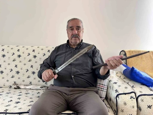 Dedesinin savaşta, hayatta kalmak için kullandığı 170 yıllık süngüyü torunlarına miras bırakacak
