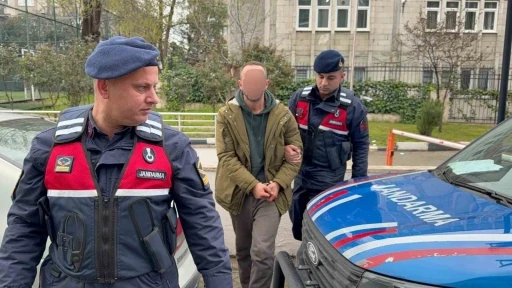 Define ararken yakalandı, hırsızlıktan g&ouml;zaltına alındı
