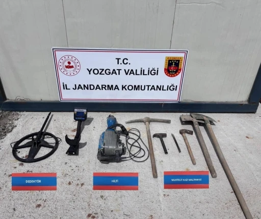 Define avcılarına jandarmadan suçüstü
