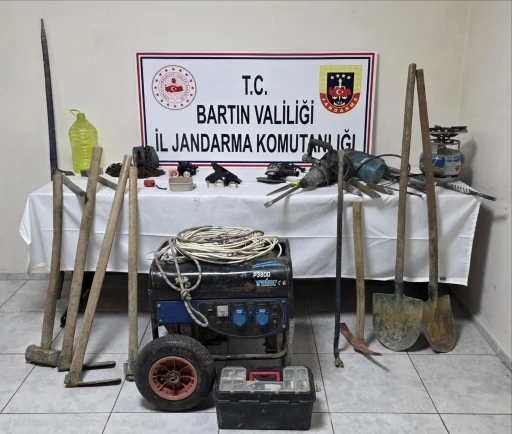 Define avcılarına suçüstü: 2 gözaltı
