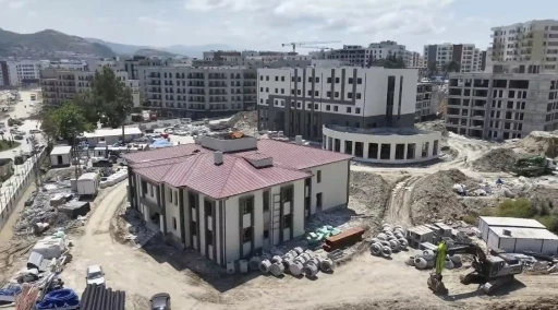 Defne il&ccedil;e jandarma komutanlığı hizmet binasında inşaat &ccedil;alışmaları s&uuml;r&uuml;yor
