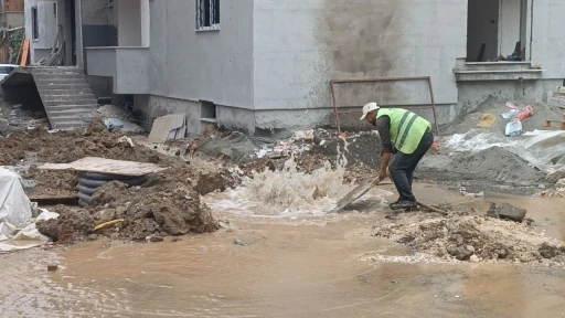 Delinen doğal gaz borusu ekipleri alarma geçirdi
