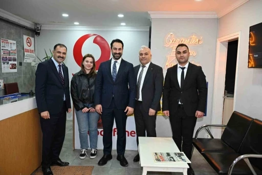 Demirci&rsquo;de 5 bin kişilik iftar sofrası kuruldu
