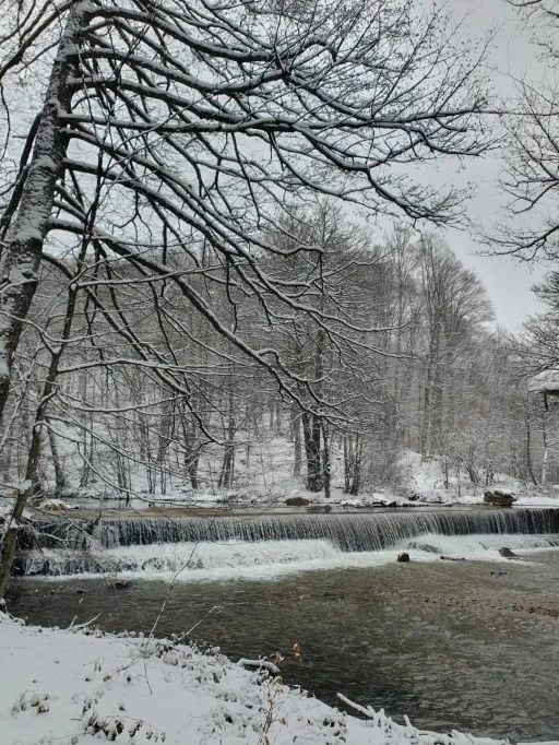 Demirk&ouml;y&rsquo;de kartpostallık kış manzarası

