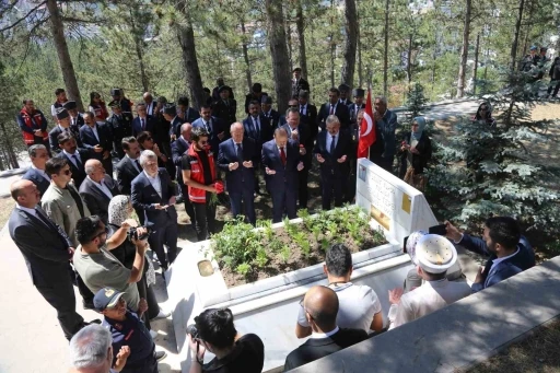 Demokrasi Ve Milli Birlik Günü’nde şehitler dualarla anıldı
