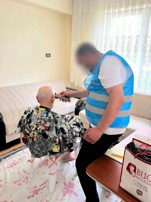 Denetimli serbestlik yükümlülerinden evlere ücretsiz tıraş desteği
