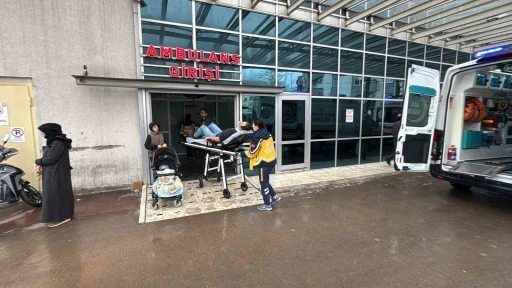 Dengesini kaybeden işçi 3 metreden düşerek yaralandı
