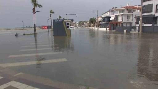 Deniz kabardı yollar g&ouml;le d&ouml;nd&uuml;

