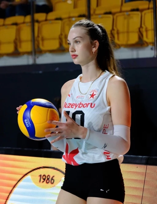 Denizli B&uuml;y&uuml;kşehir Belediyespor&rsquo;da 4 imza
