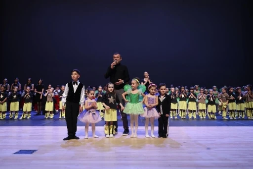 Denizli B&uuml;y&uuml;kşehir&rsquo;in 23 Nisan etkinlikleri miniklerle başladı
